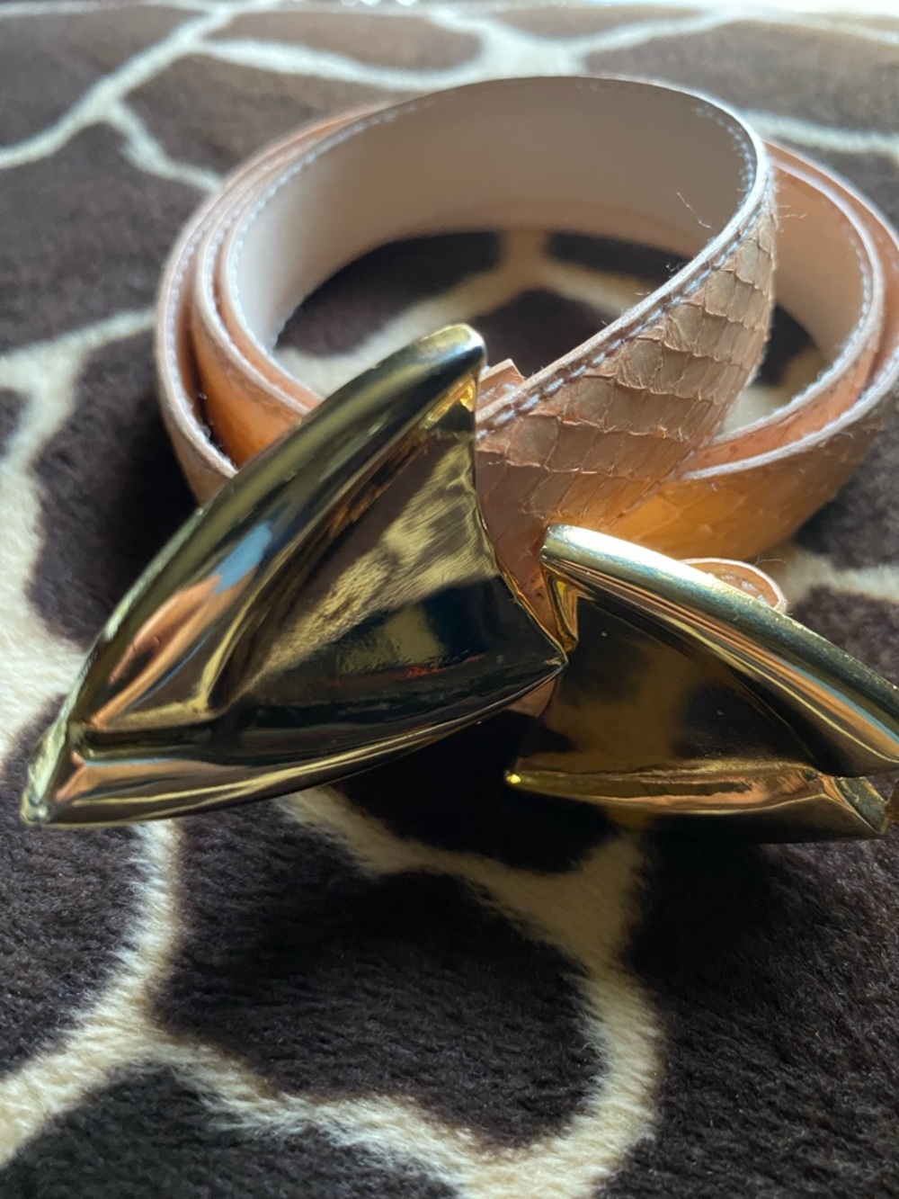 Dame Vintage 80’s Beige Snakeskin Belt With Gold Tone Buckle
